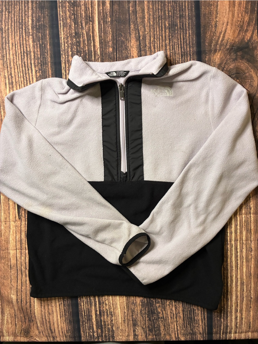 The North Face Two-Tone Half-Zip Fleece Pullover in Light Gray and Black teen XL